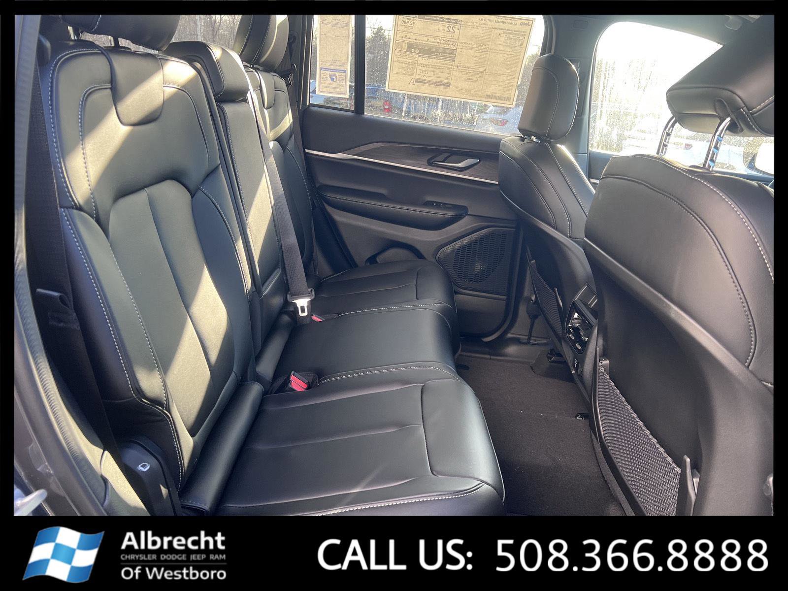 New 2025 Jeep Grand Cherokee Limited w/ Trailer Tow Package image 14