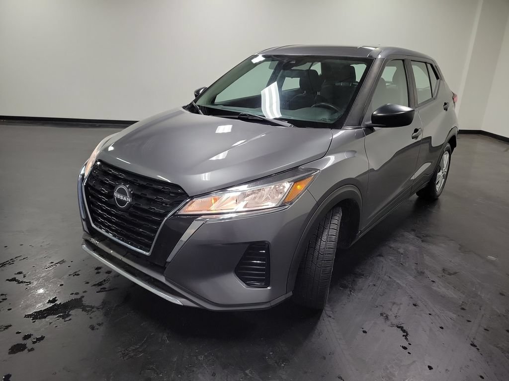 Used 2022 Nissan Kicks S FWD image 4