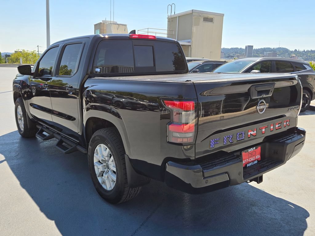Used 2022 Nissan Frontier SV AWD/4WD image 5