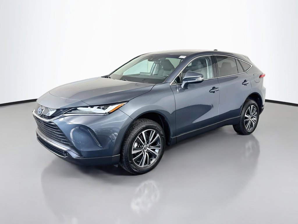 Used 2024 Toyota Venza LE AWD/4WD image 4