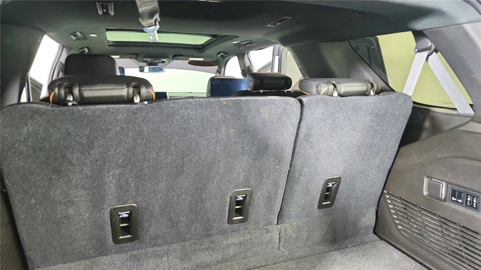 Used 2021 GMC Yukon AT4 w/ AT4 Premium Plus Package image 38