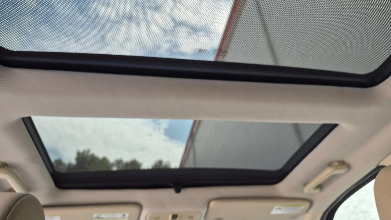 Used 2012 Land Rover LR2 HSE image 53