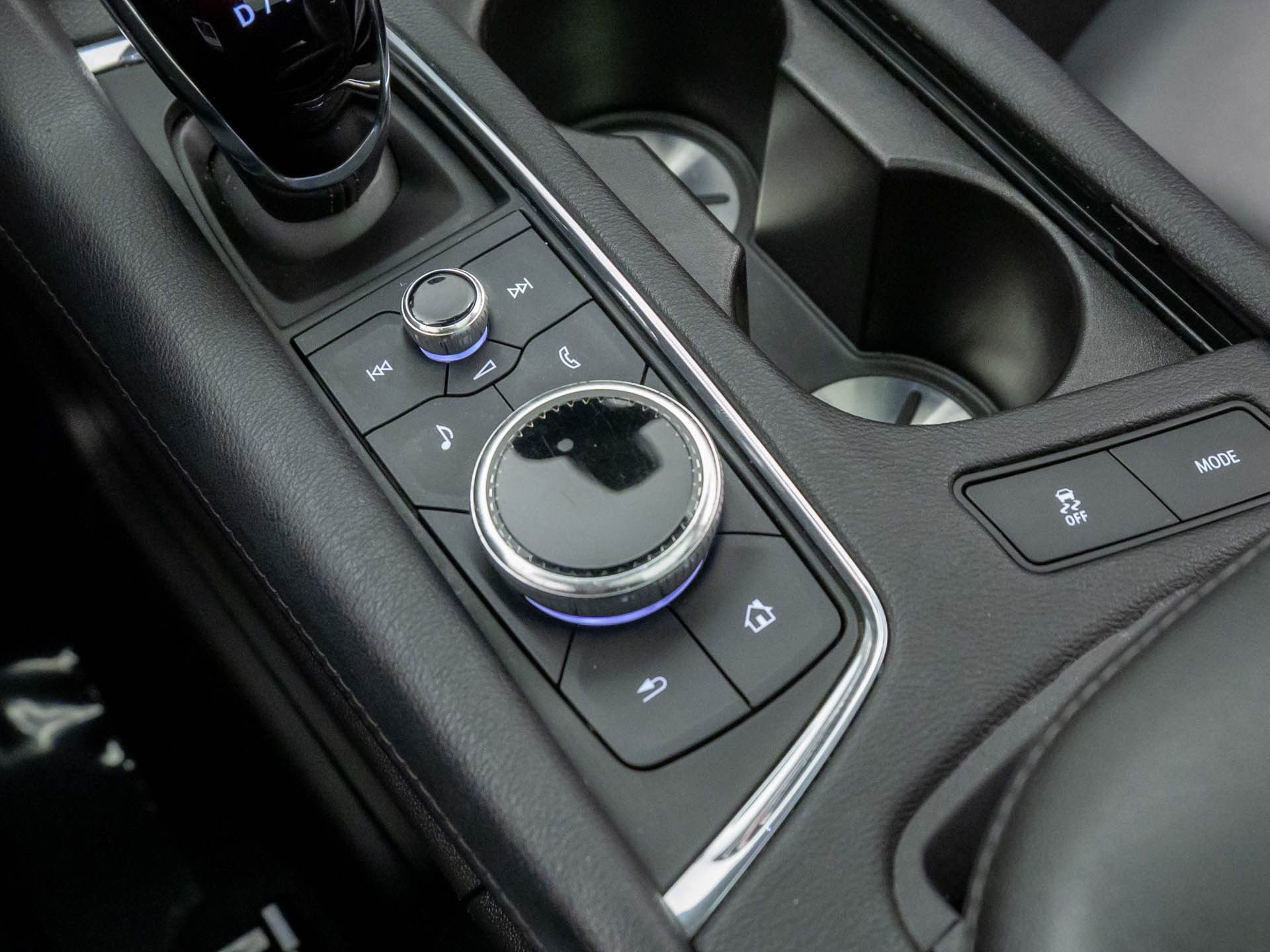 Certified 2022 Cadillac XT5 Premium Luxury w/ Technology Package image 28