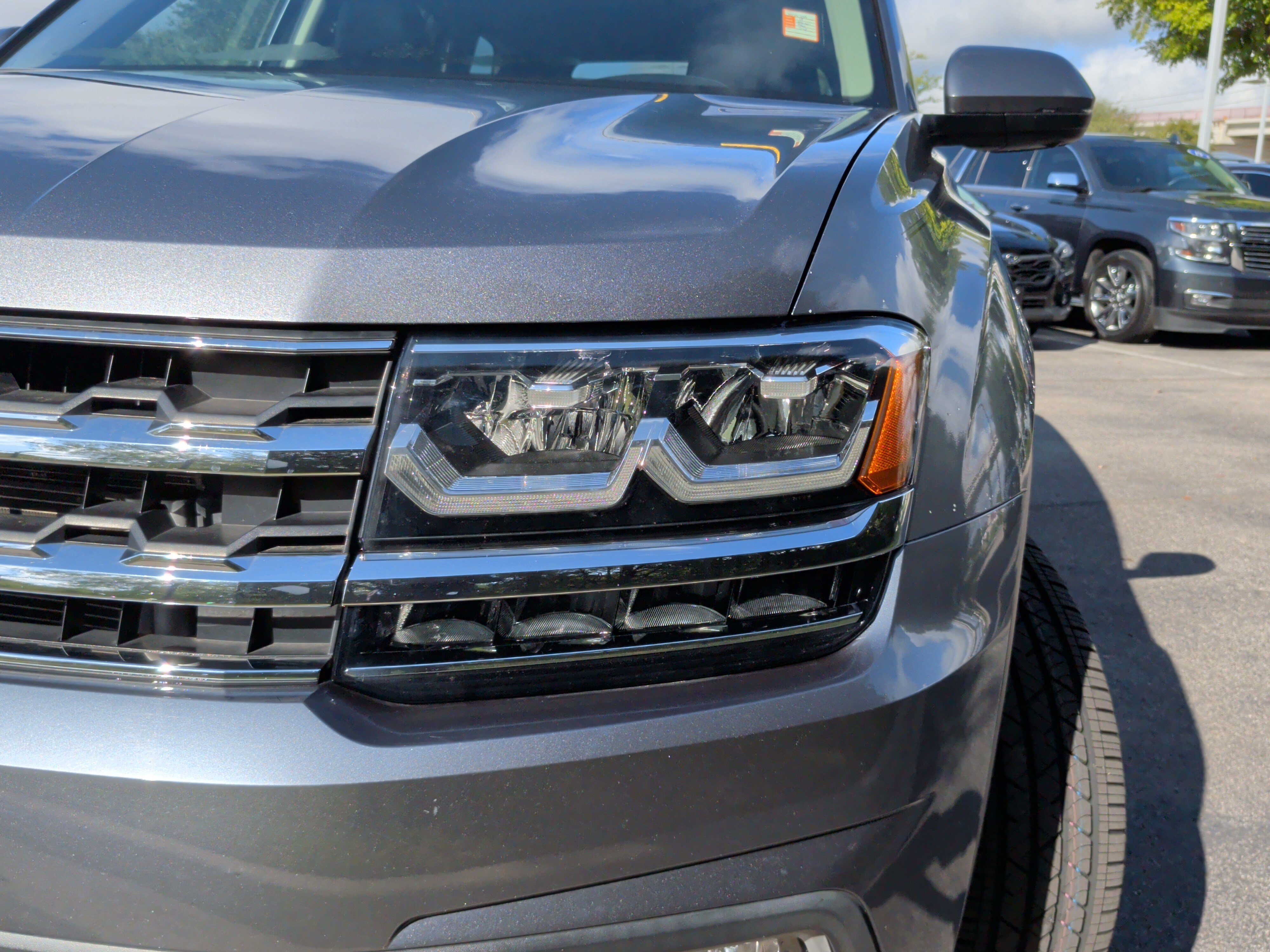 Used 2018 Volkswagen Atlas SEL Premium AWD/4WD image 3