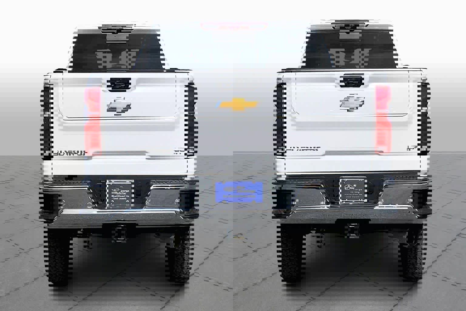 Used 2025 Chevrolet Silverado 2500 LTZ w/ LTZ Premium Package image 5