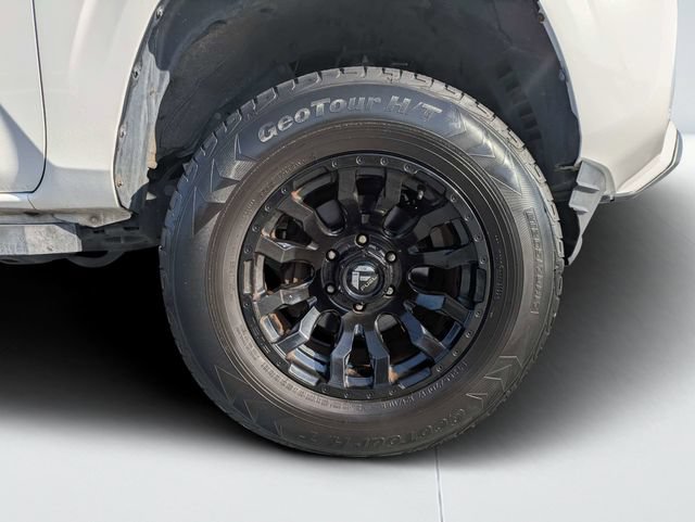 Used 2017 Toyota Tacoma SR w/ SR Convenience Package RWD image 10