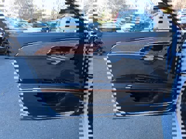 Used 2020 Audi A8 L 3.0T w/ Executive Package image 17