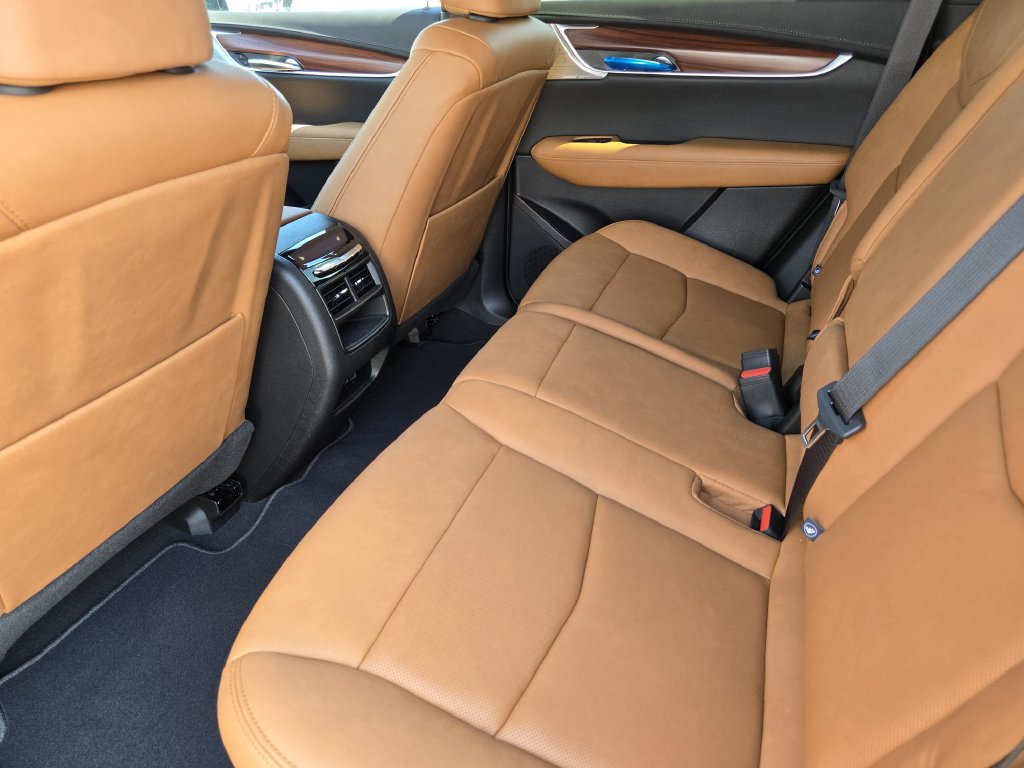 New 2026 Cadillac XT5 Premium Luxury w/ Driver Assist Package AWD/4WD image 18
