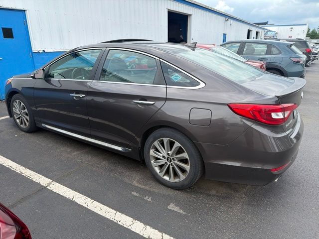 Used 2016 Hyundai Sonata Sport w/ Option Group 1V FWD image 5