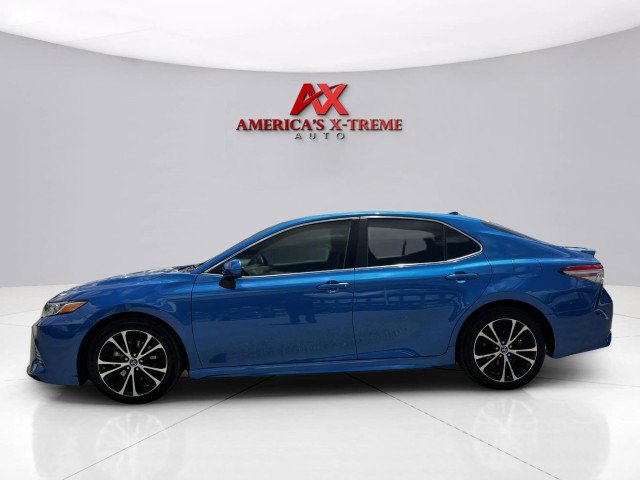 Used 2019 Toyota Camry SE image 2