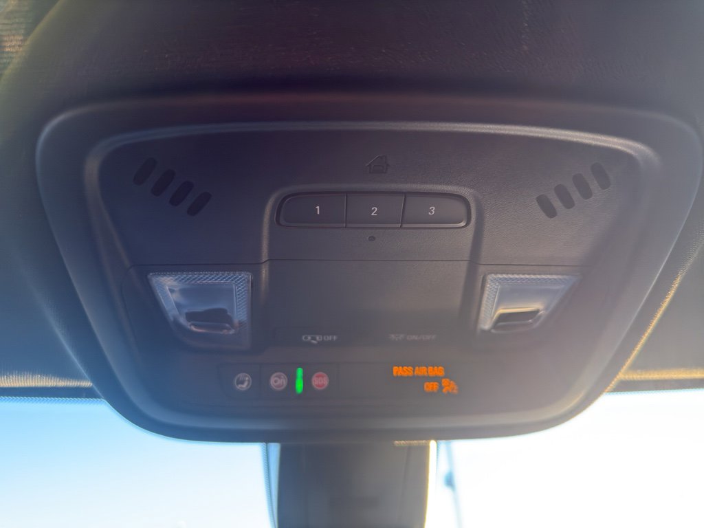 Used 2023 Chevrolet Traverse LT w/ Midnight/Sport Edition image 24