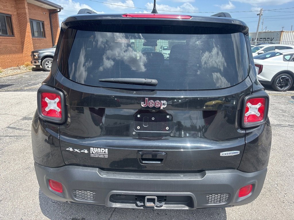 Used 2021 Jeep Renegade Latitude w/ Sun & Sound Group image 10