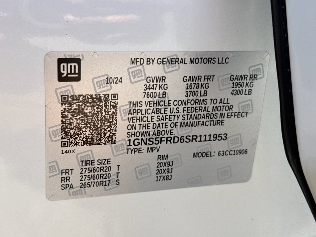 Used 2025 Chevrolet Suburban Premier RWD image 36