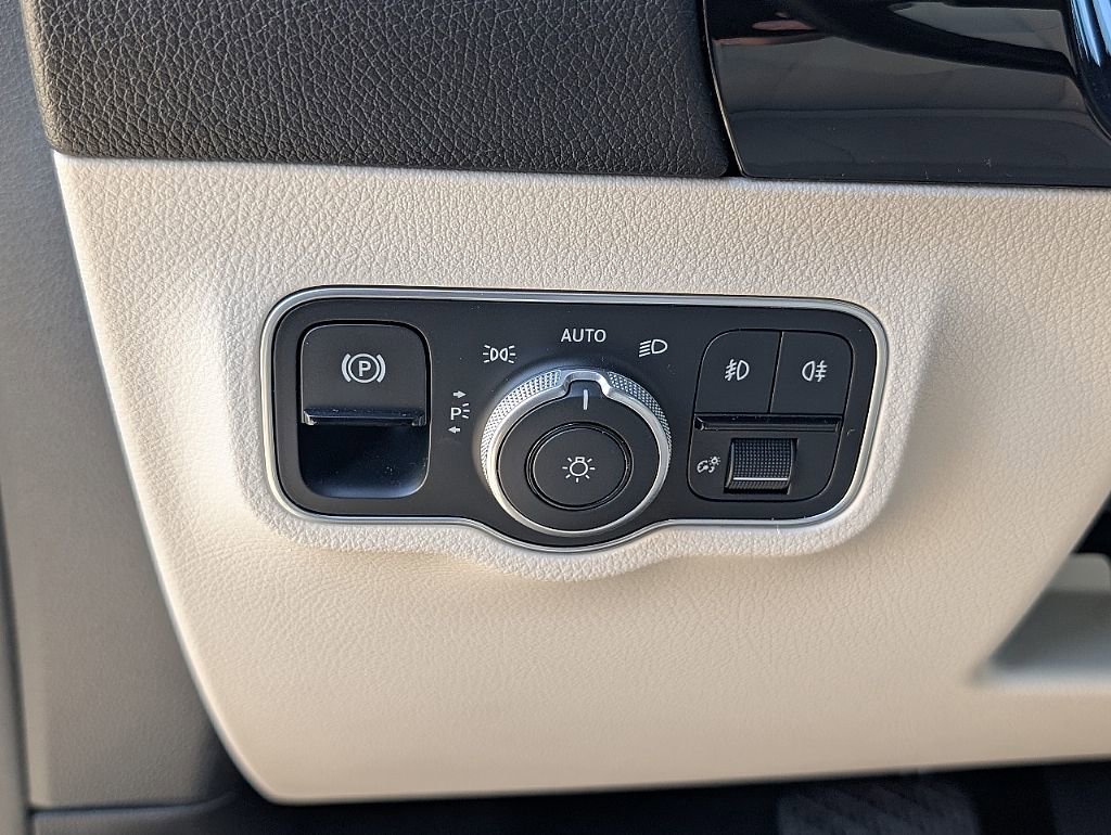 Used 2025 Mercedes-Benz GLA 250 image 27