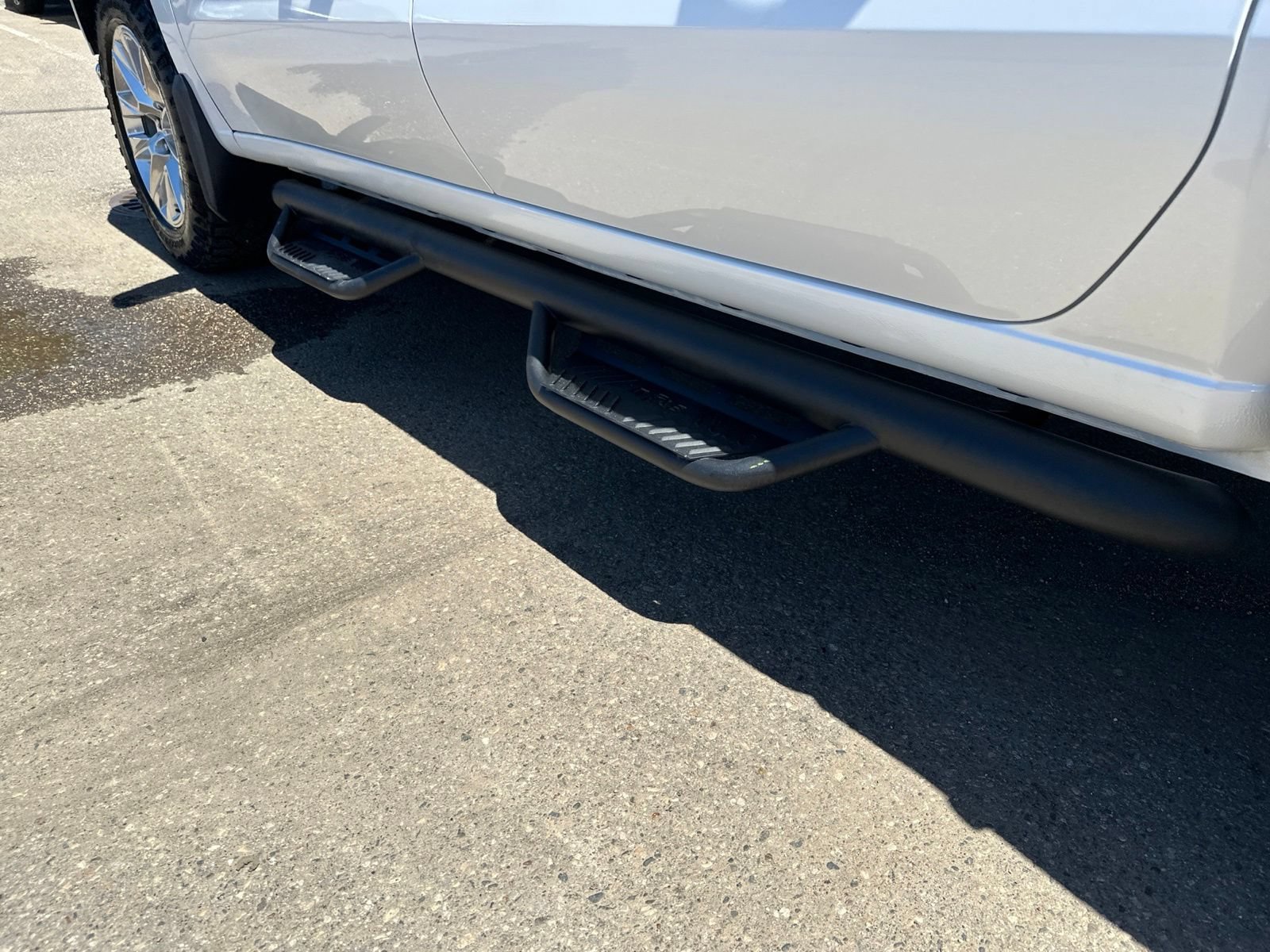 Used 2019 Chevrolet Silverado 1500 LTZ w/ LTZ Premium Package AWD/4WD image 12