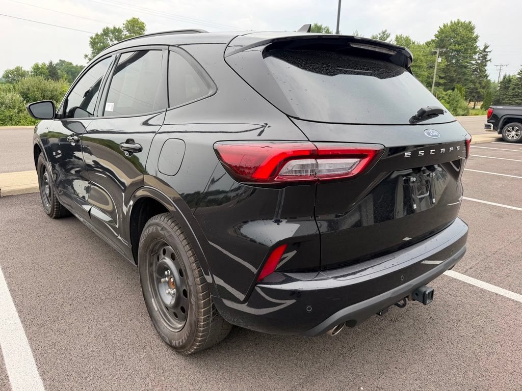 Used 2023 Ford Escape ST-Line Elite w/ Class II Trailer Tow Package AWD/4WD image 7