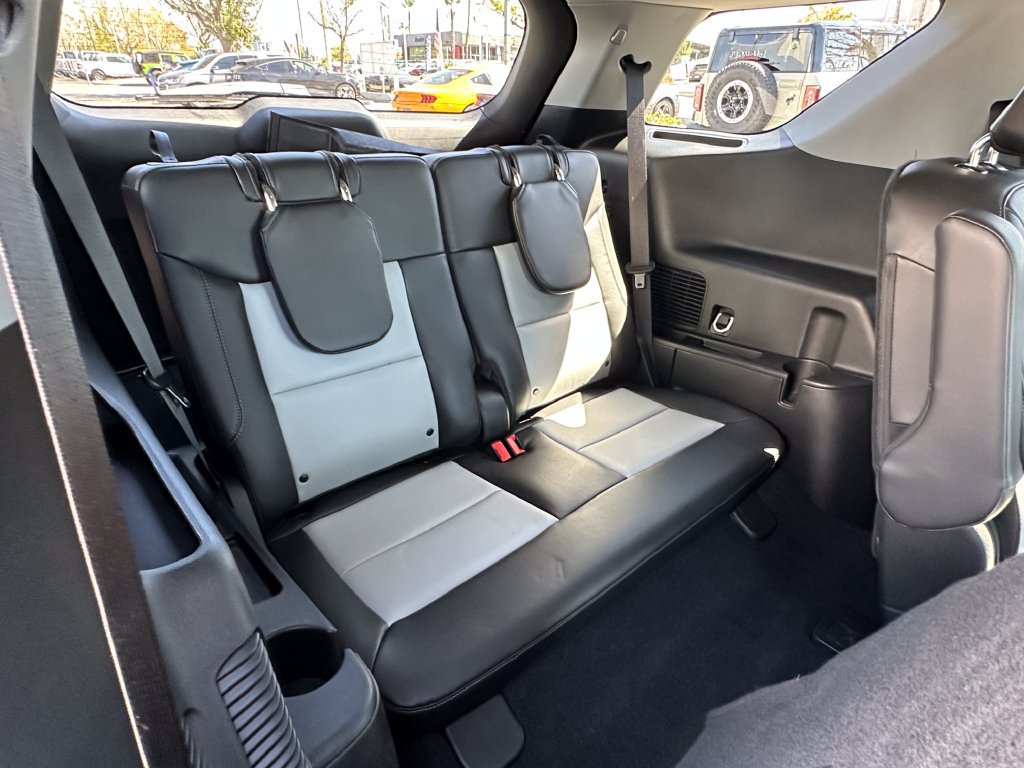 Used 2023 Ford Explorer XLT w/ Equipment Group 202A RWD image 19