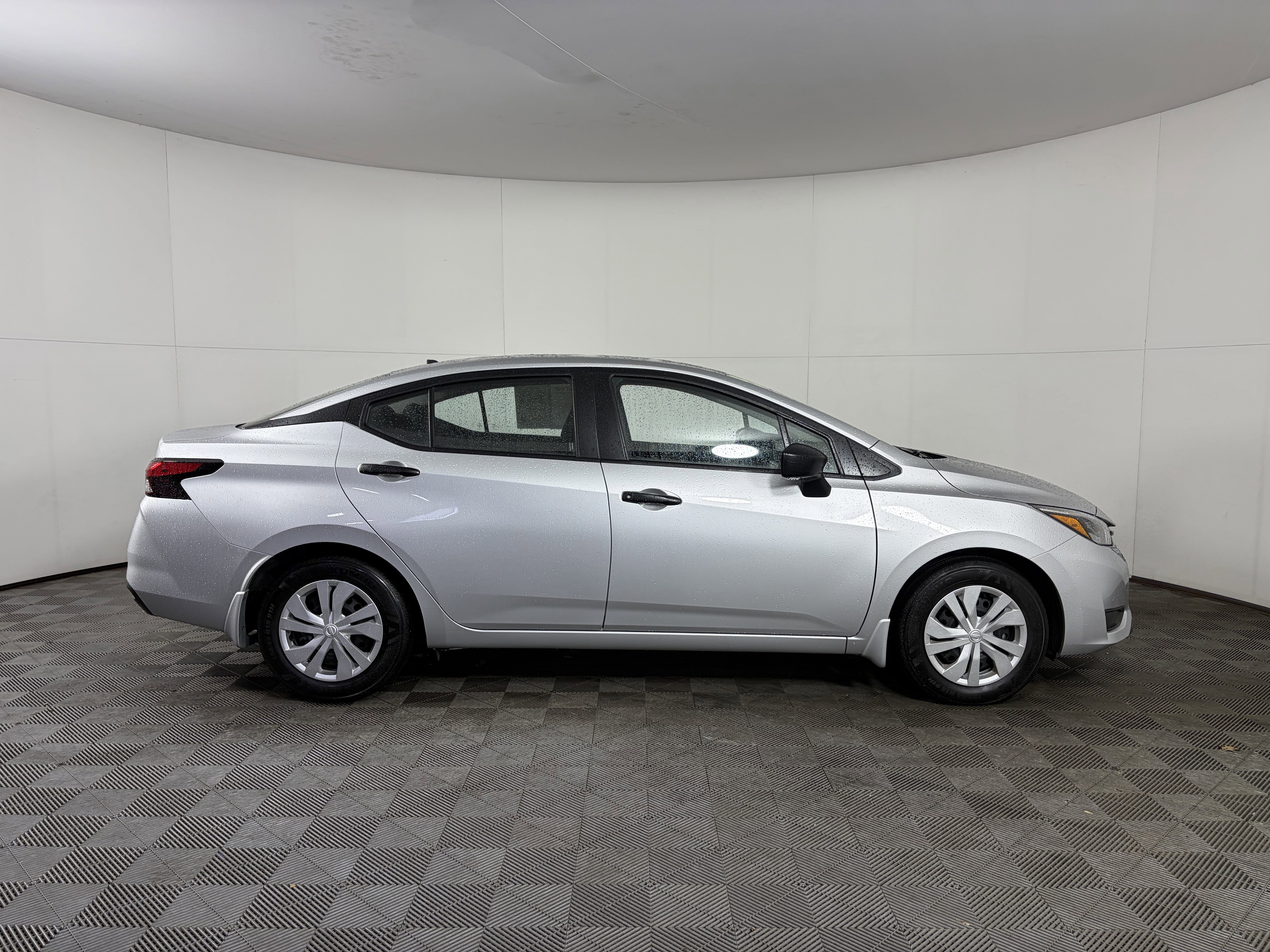 Used 2025 Nissan Versa S w/ Electronics Package FWD image 6