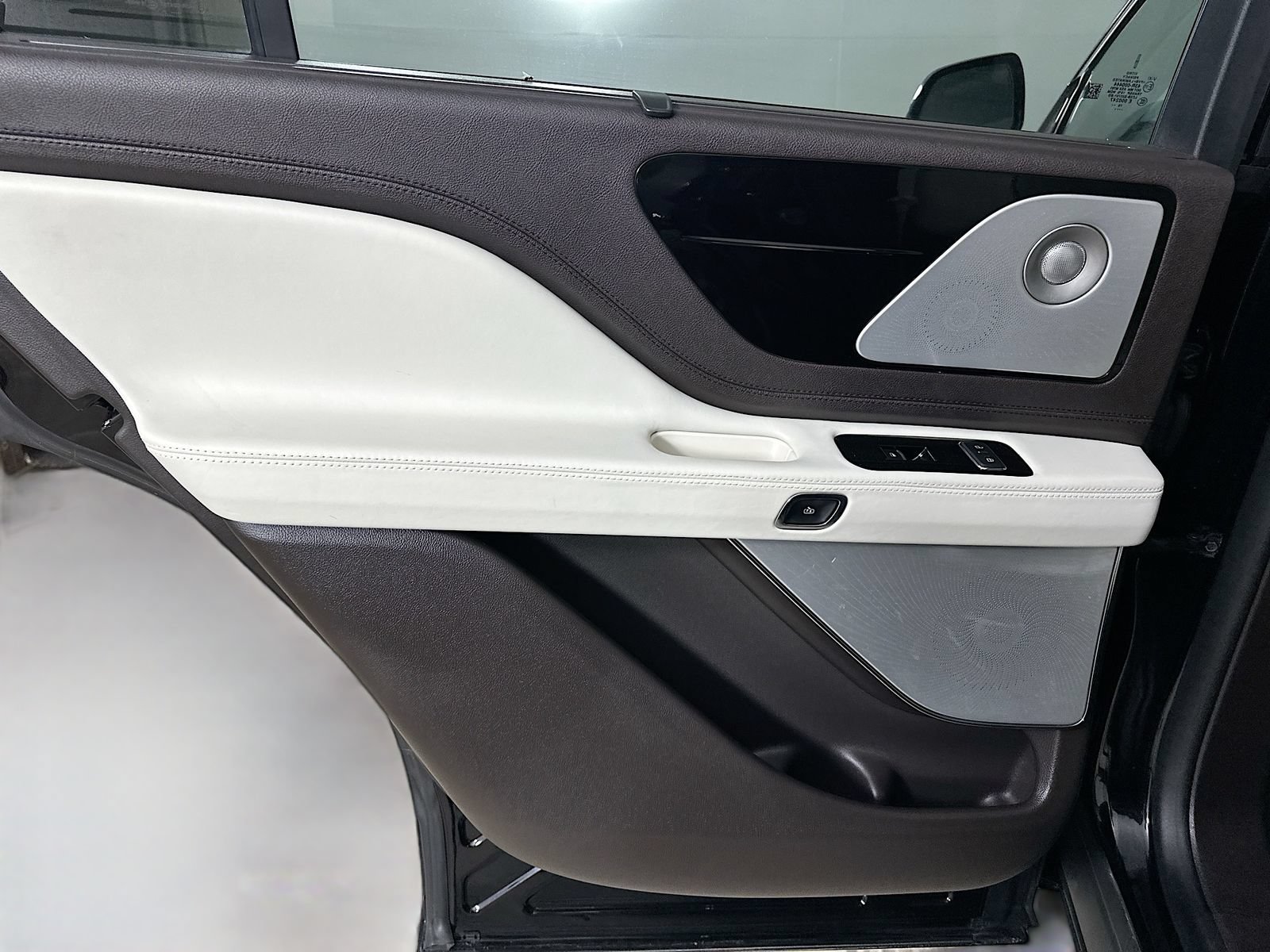 Used 2020 Lincoln Aviator Black Label Grand Touring w/ Class IV Trailer Tow Package AWD/4WD image 35
