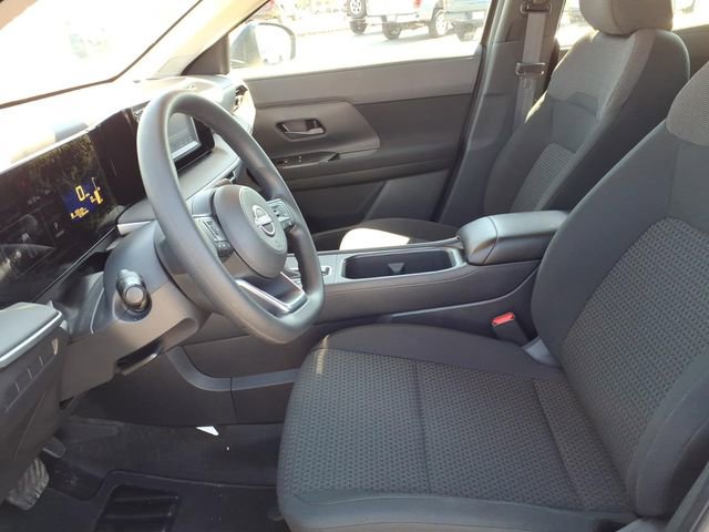 Used 2025 Nissan Kicks S image 11