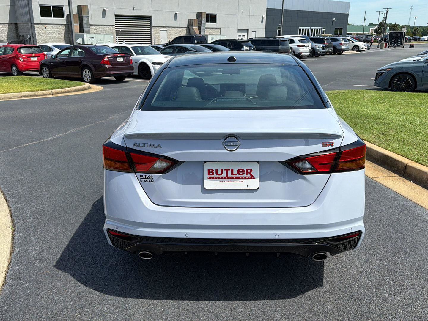 New 2026 Nissan Altima 2.5 SR w/ SR Premium Package FWD image 5