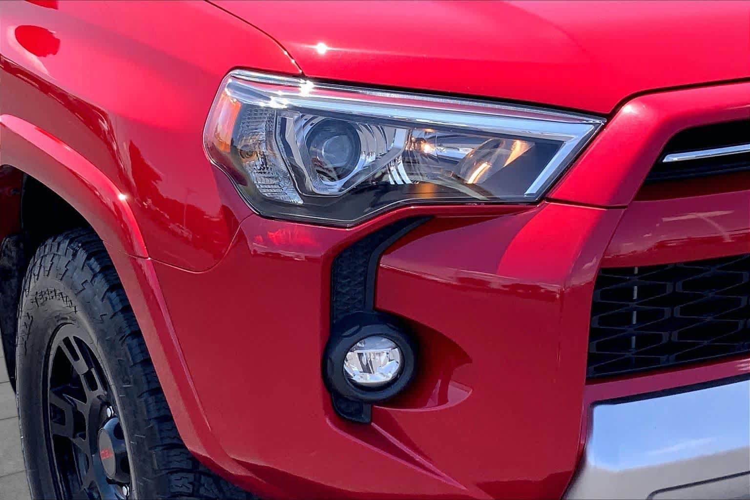 Used 2022 Toyota 4Runner TRD Off-Road Premium AWD/4WD image 28