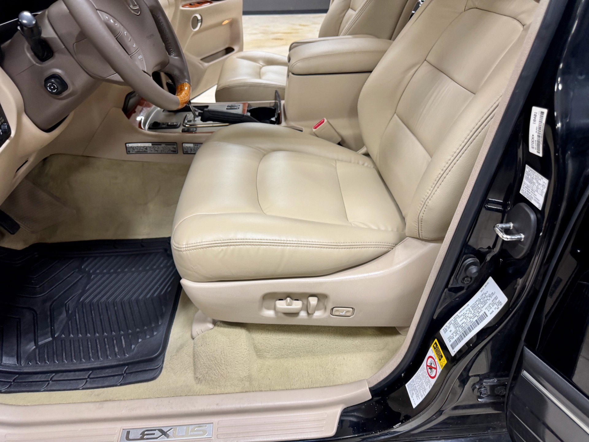 Used 2003 Lexus LX 470 4WD image 22
