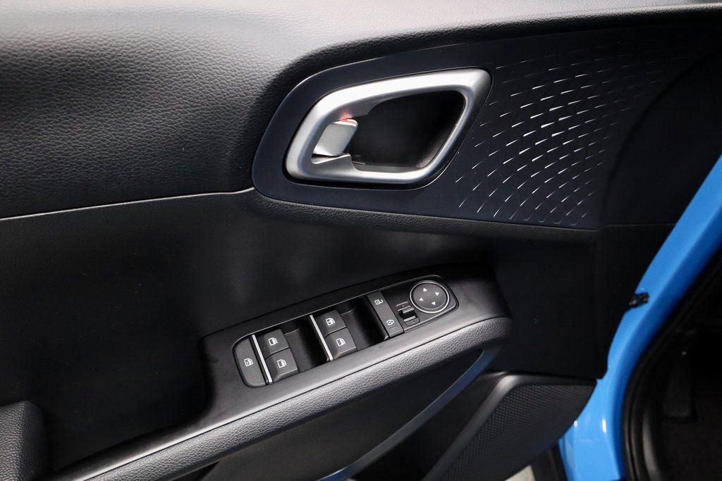 Used 2025 Kia Soul EX image 25