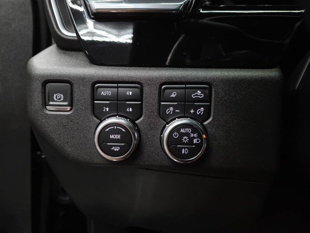 Used 2023 GMC Sierra 1500 SLT w/ SLT Premium Package AWD/4WD image 32