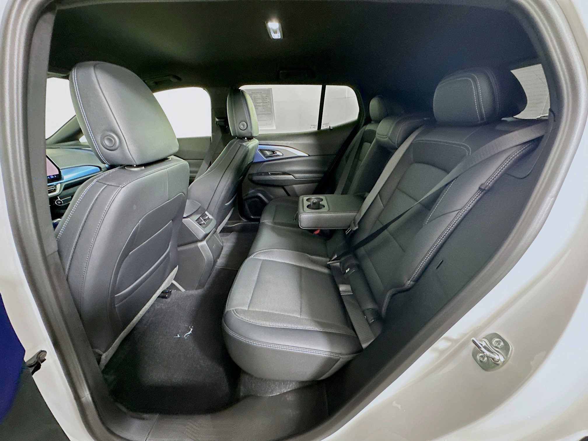 Used 2024 Chevrolet Equinox EV LT w/ LPO, Blackout Package FWD image 27