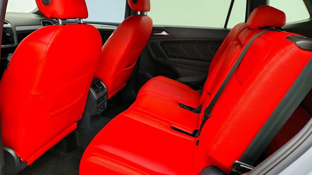 Used 2024 Volkswagen Tiguan SE R-Line image 19