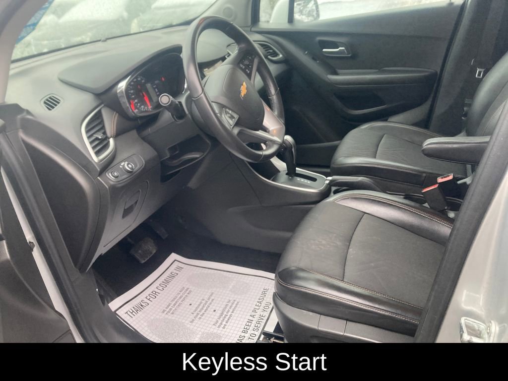 Used 2019 Chevrolet Trax LT w/ LT Convenience Package image 12