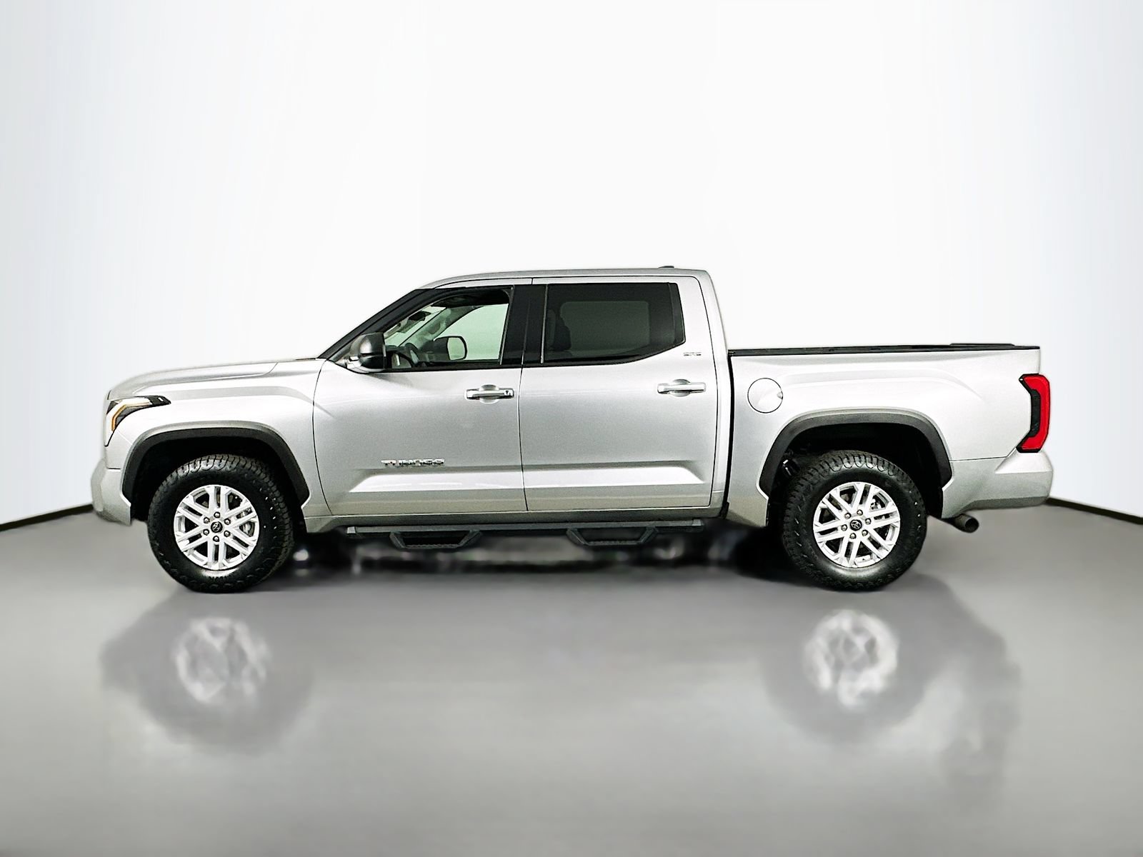 Used 2023 Toyota Tundra SR5 w/ SR5 Premium Package RWD image 4