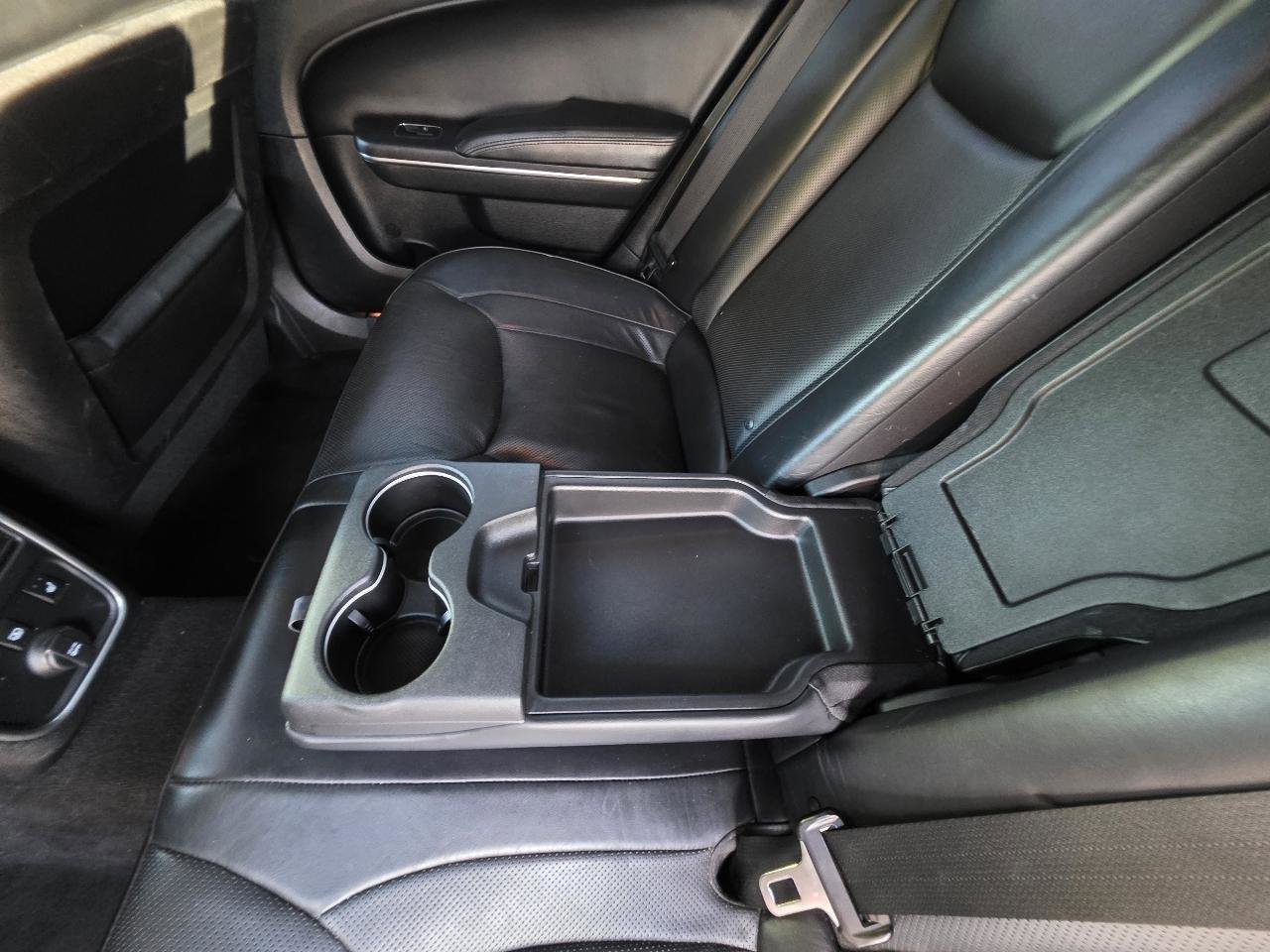Used 2014 Chrysler 300 C AWD/4WD image 35
