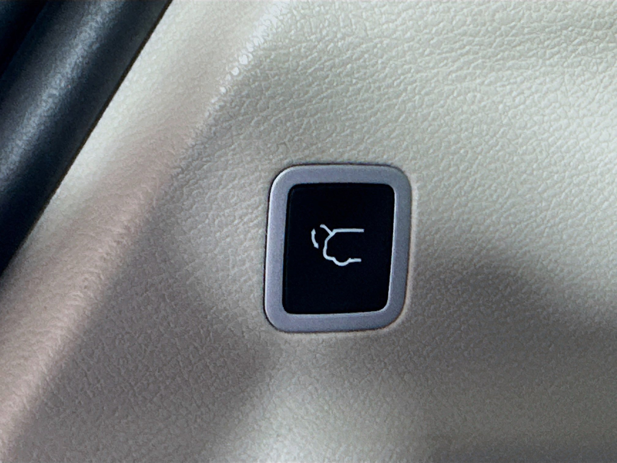 Used 2023 Chrysler Pacifica Touring-L image 29