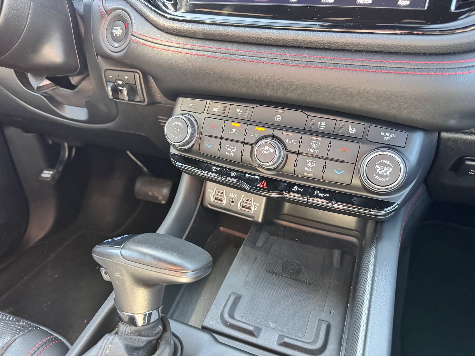 Used 2024 Dodge Durango R/T AWD/4WD image 21
