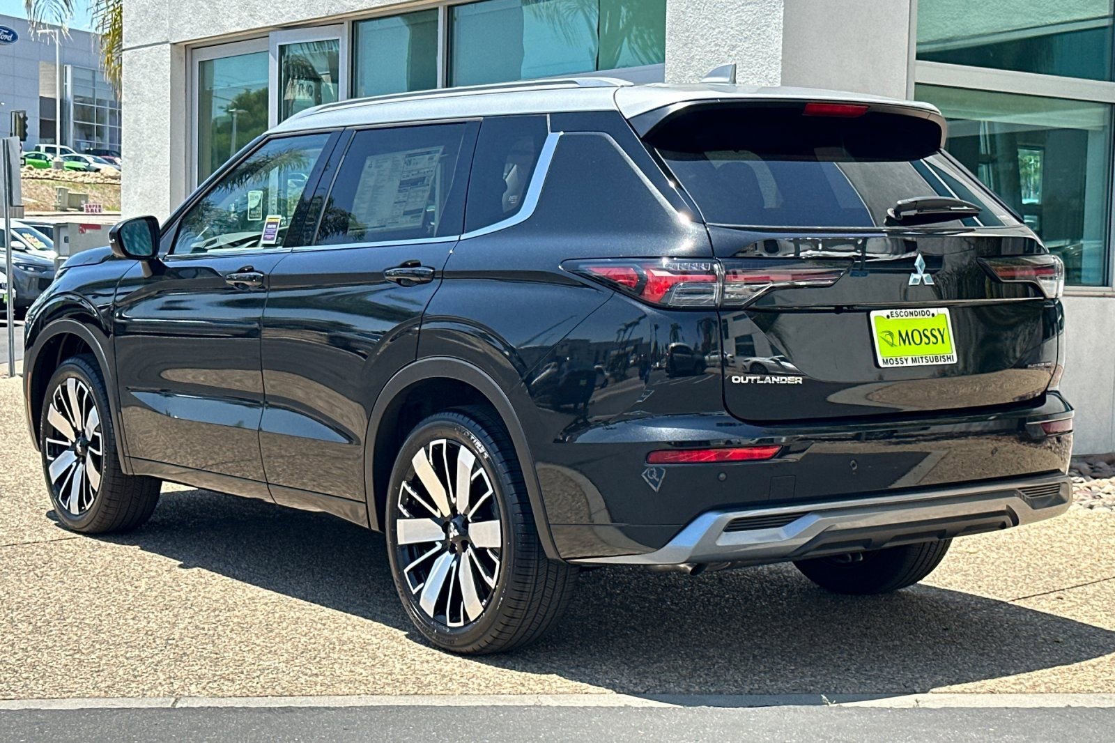 New 2025 Mitsubishi Outlander SEL image 6