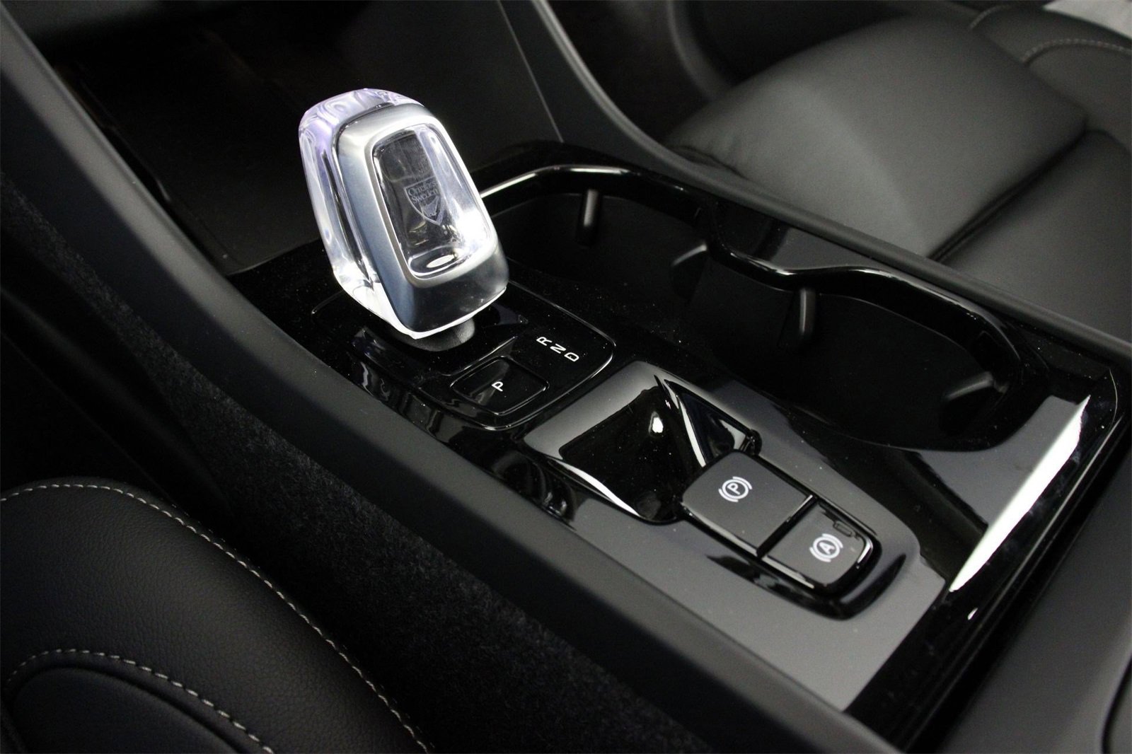 New 2025 Volvo XC40 B5 Plus w/ Protection Package Premier image 7