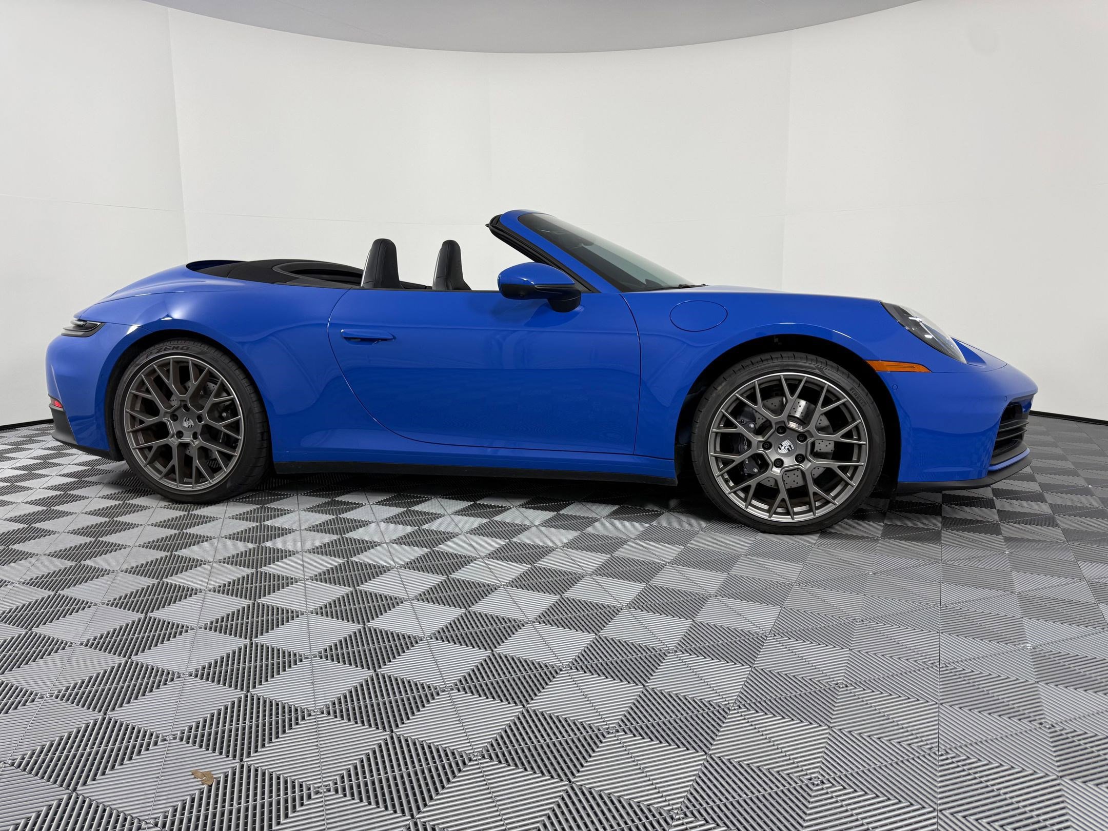 Certified 2025 Porsche 911 Carrera image 8