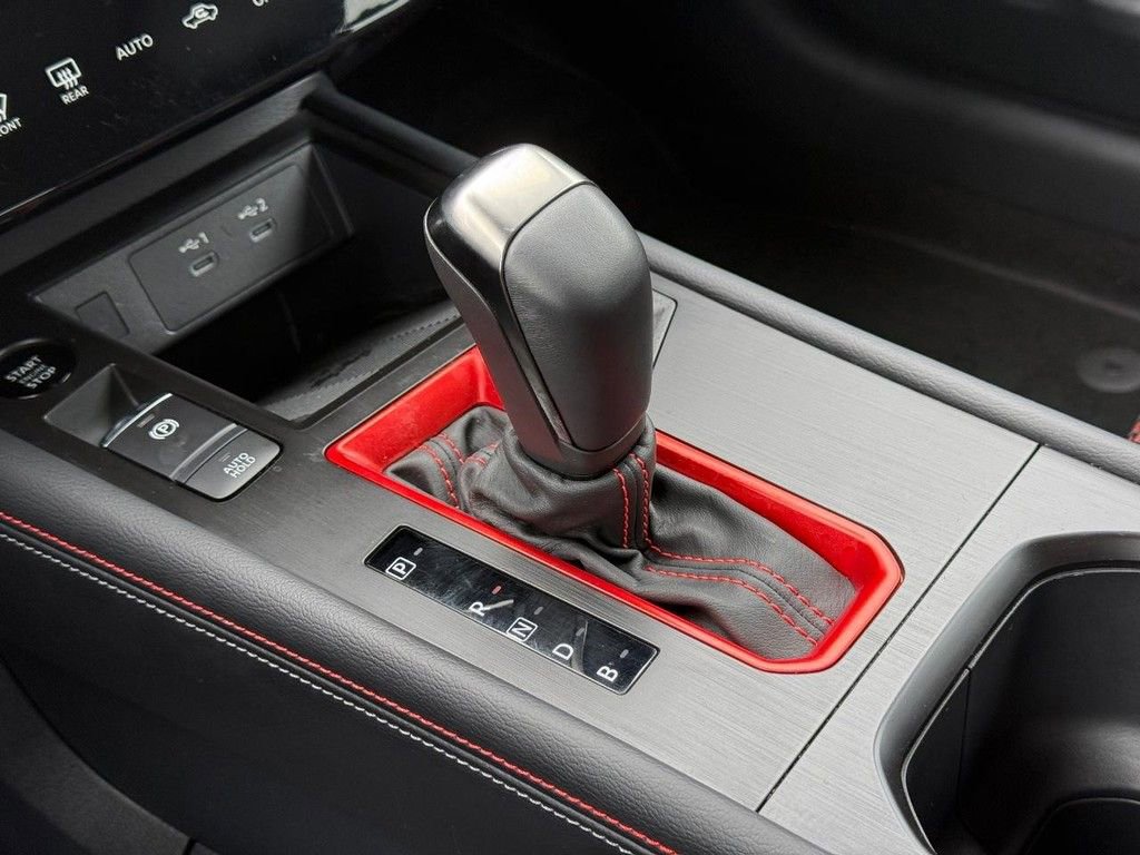 Used 2025 Nissan Kicks SR image 17