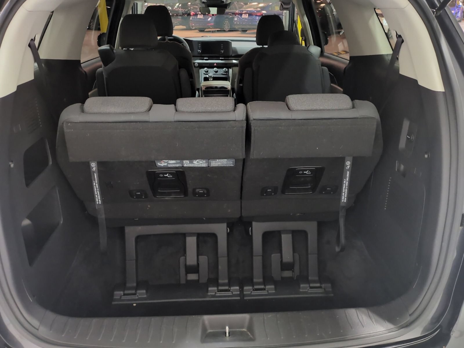 Certified 2024 Kia Carnival LX FWD image 13