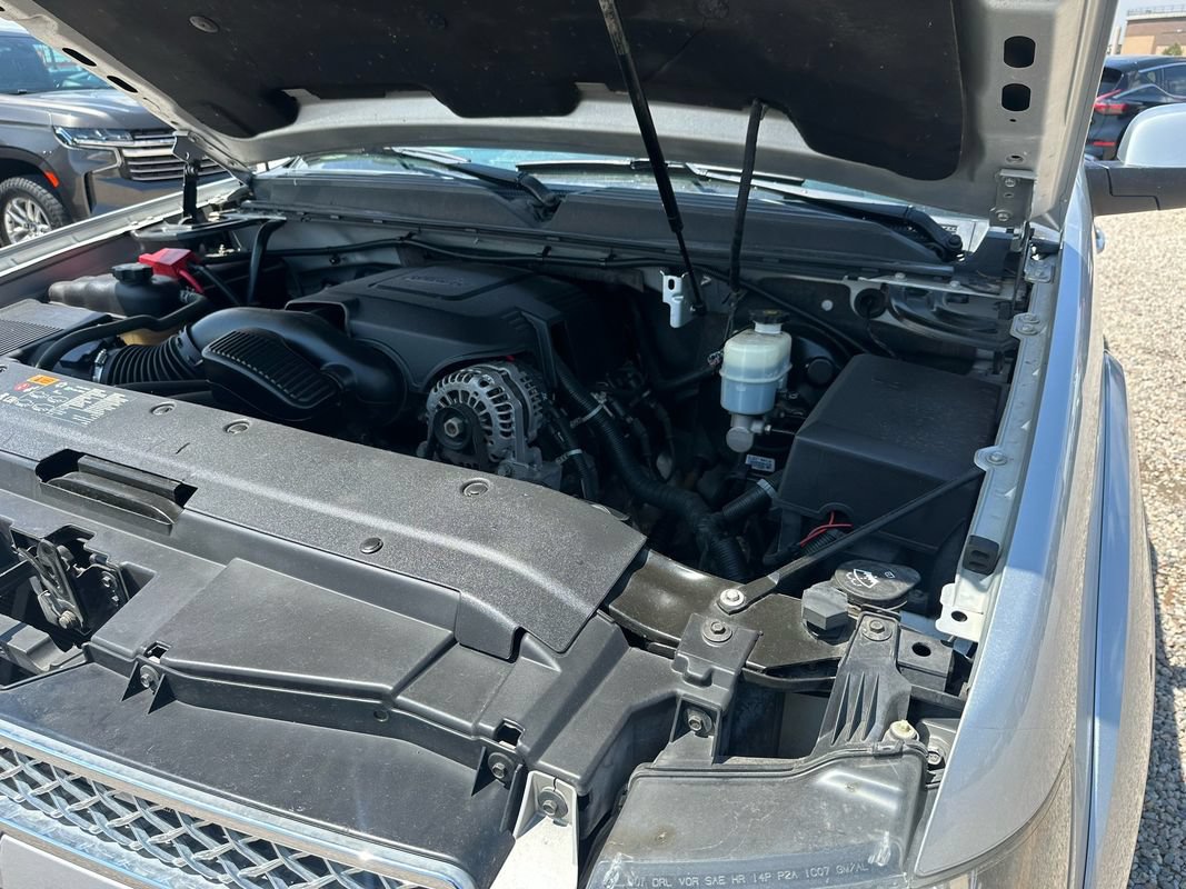 Used 2012 Chevrolet Avalanche LT AWD/4WD image 43