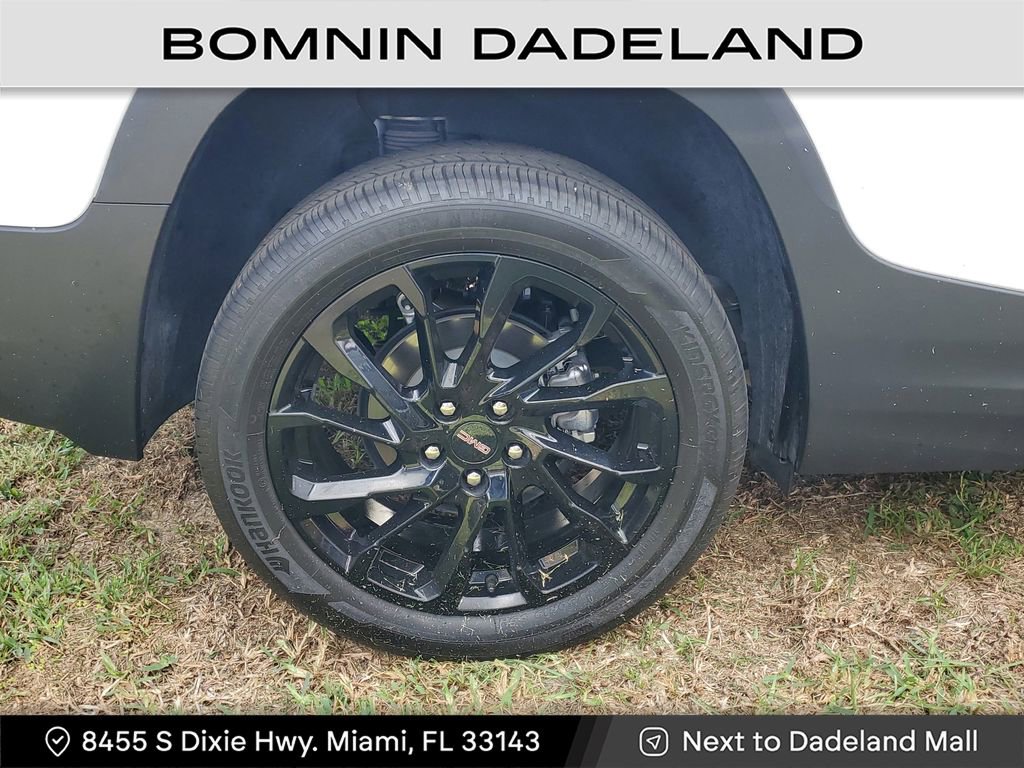 Used 2023 GMC Terrain SLE w/ Driver Convenience Package image 7