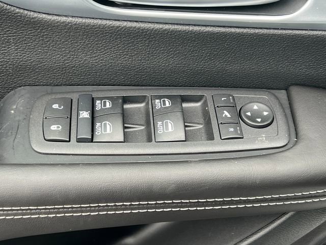 New 2026 Chrysler Pacifica Limited w/ Uconnect Theater Family Group AWD/4WD image 17
