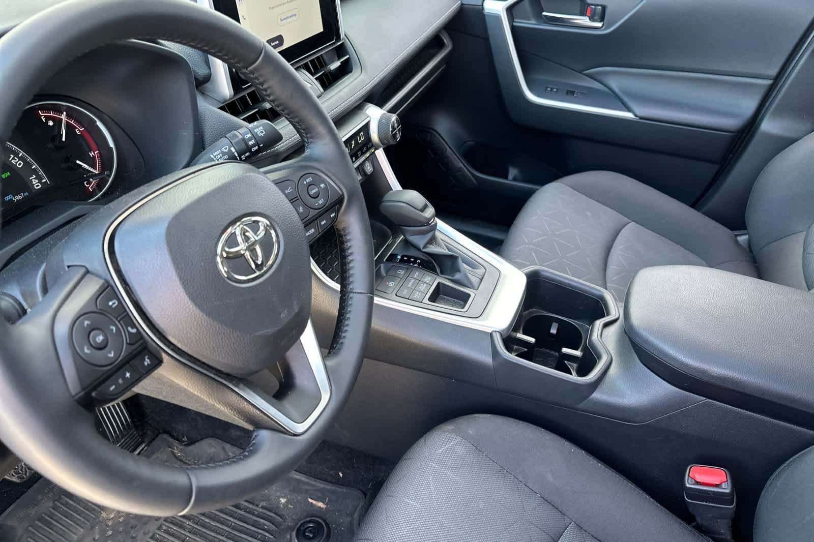 Used 2025 Toyota RAV4 XLE w/ Convenience Package AWD/4WD image 14
