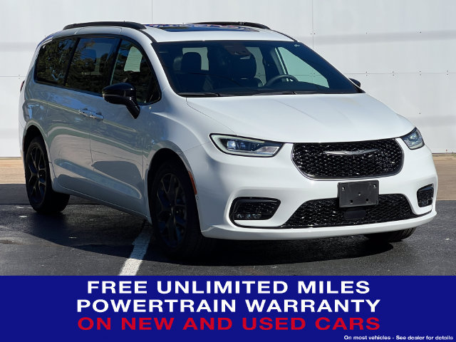Used 2023 Chrysler Pacifica Limited w/ Uconnect Theater Family Group AWD/4WD image 1