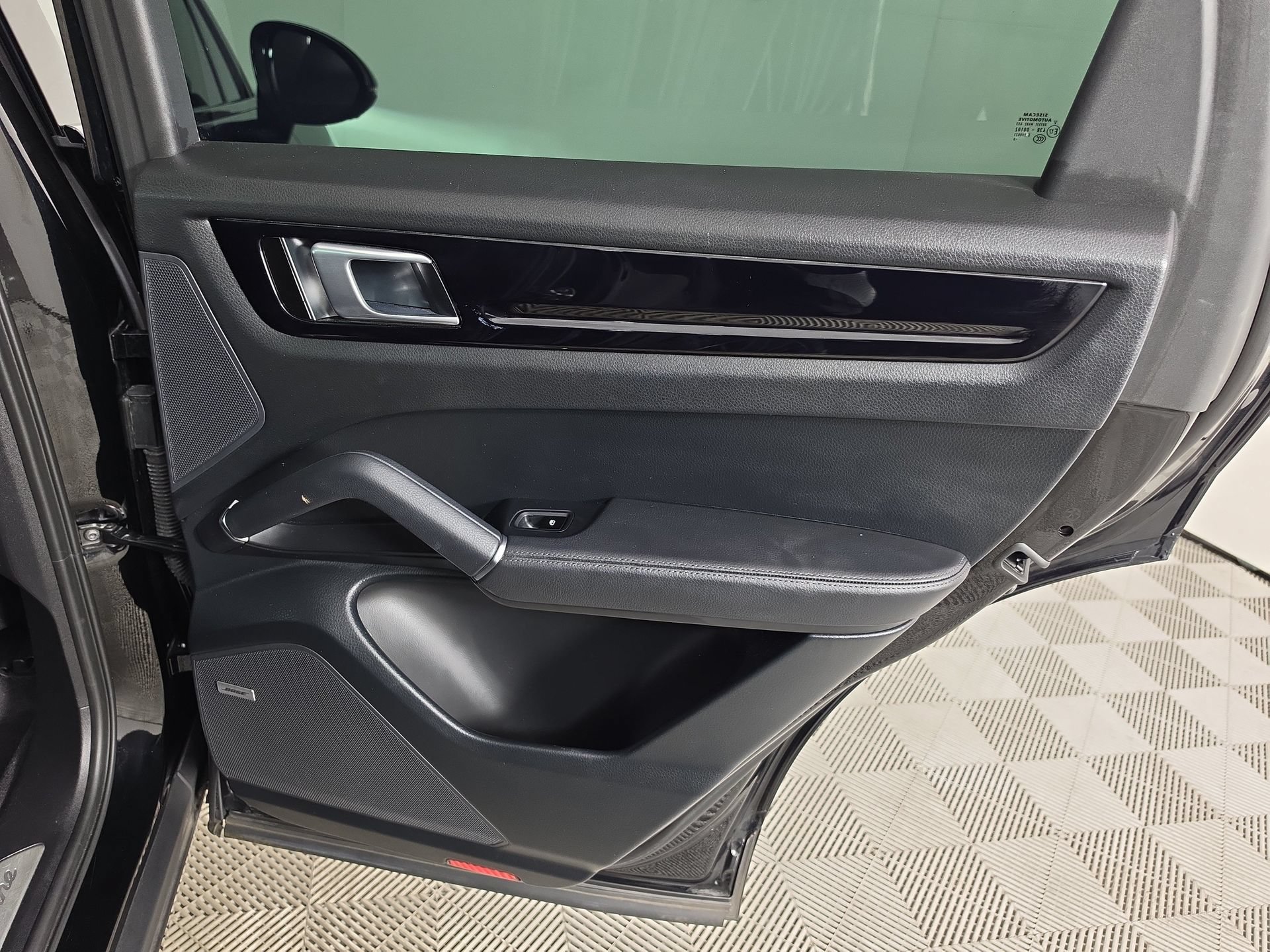 Used 2019 Porsche Cayenne E-Hybrid AWD/4WD image 48