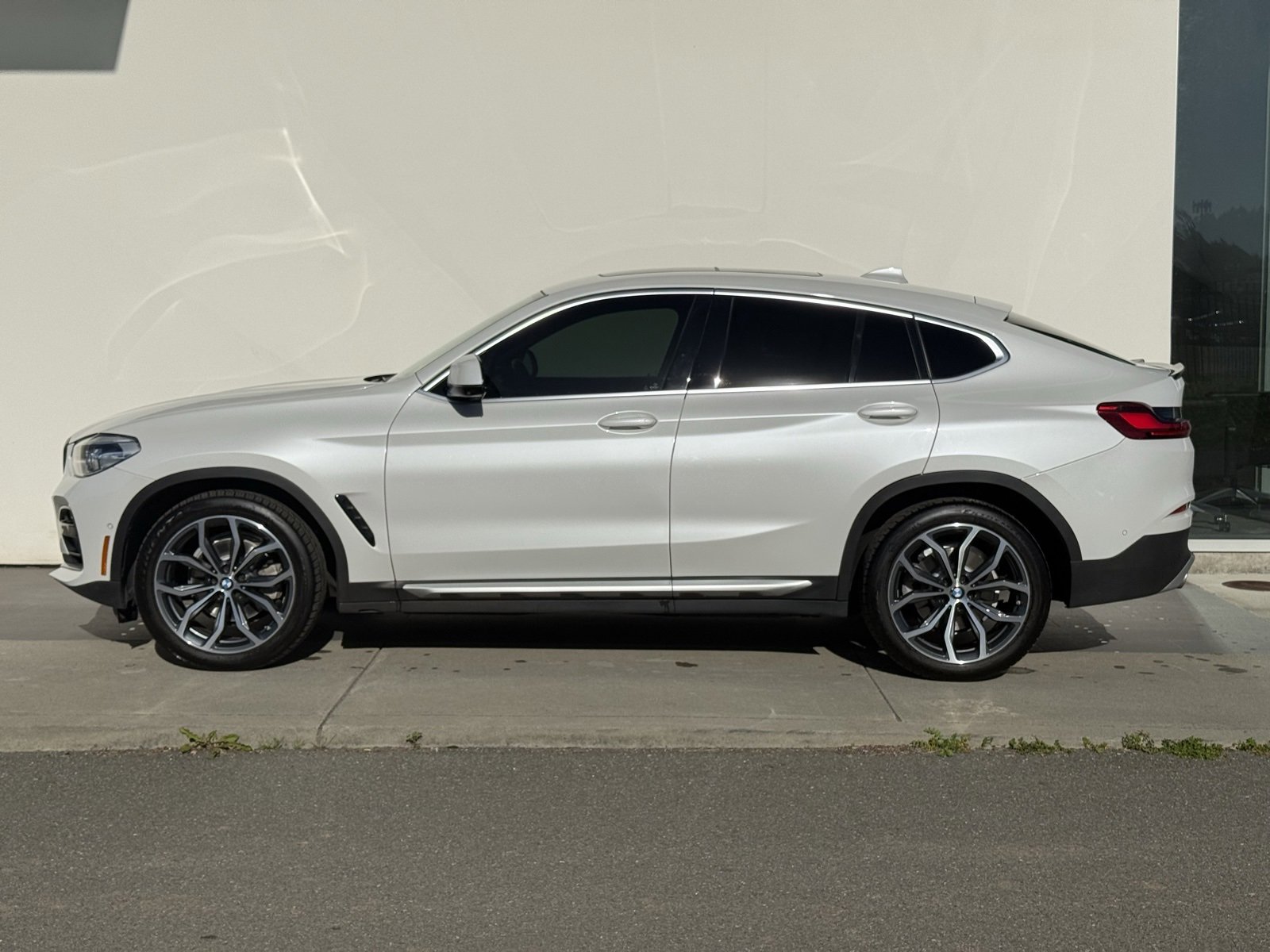 Used 2021 BMW X4 xDrive30i w/ Premium Package image 4