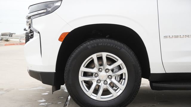 Used 2024 Chevrolet Suburban LT image 5