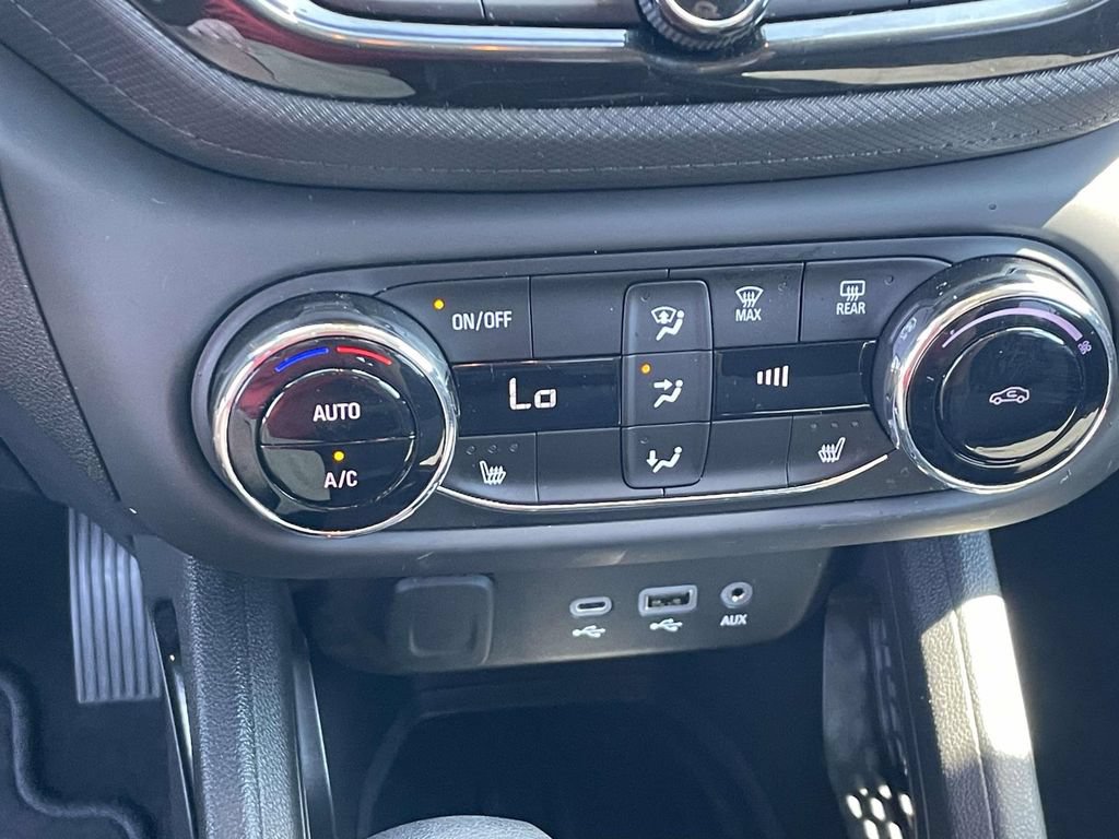 Used 2023 Chevrolet TrailBlazer LT w/ Convenience Package FWD image 25